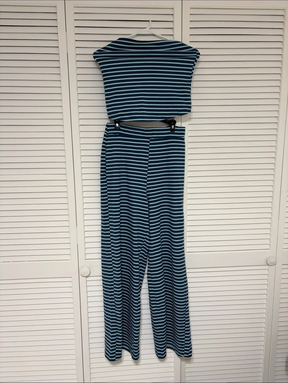 Striped Two-Piece Wide-Leg pant /tube top Set - Blue/lightblue